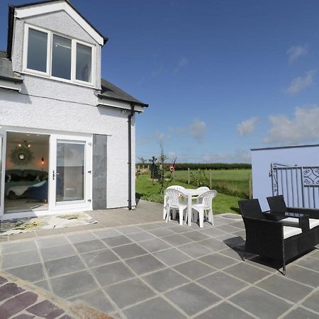 Villa Drws Y Gorlan Llannerch-y-medd Exterior foto